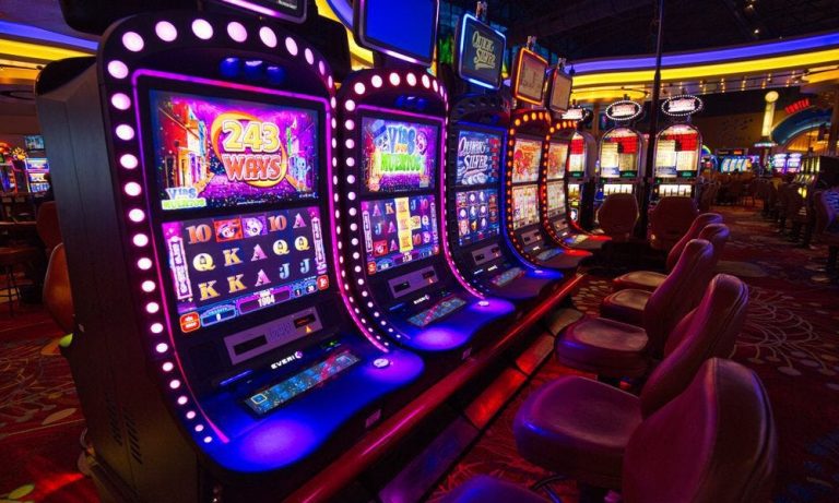 What tips help new players feel comfortable in an online casino?